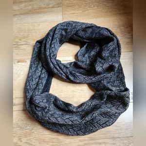 ❤️‍🔥 4/$15 Black Infinity Scarf OSFM with Open Knits and Gold Metallics Acrylic
